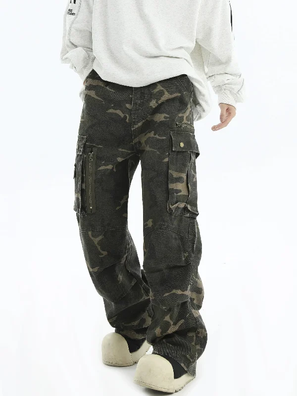 Utility Pleated Camo Cargo Pants