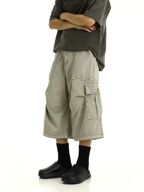 Wide Pockets Cargo Style Shorts