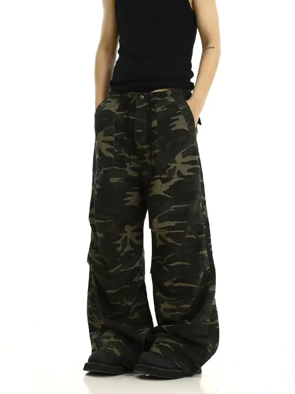 Wide Side Pockets Camouflage Pants